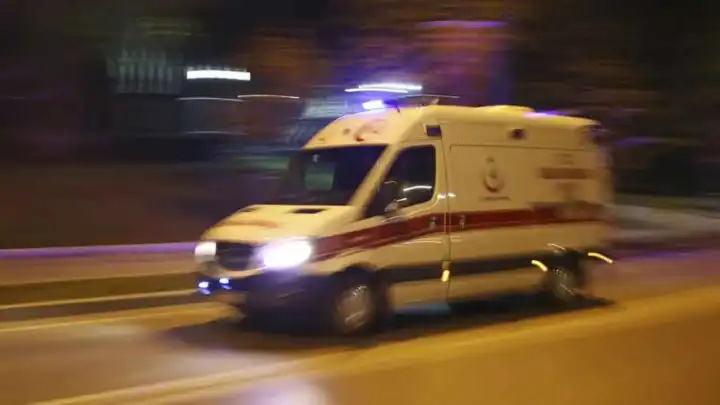 İzmir'de evde çıkan yangında yaralanan kişi hastanede hayatını kaybetti haberinin görseli