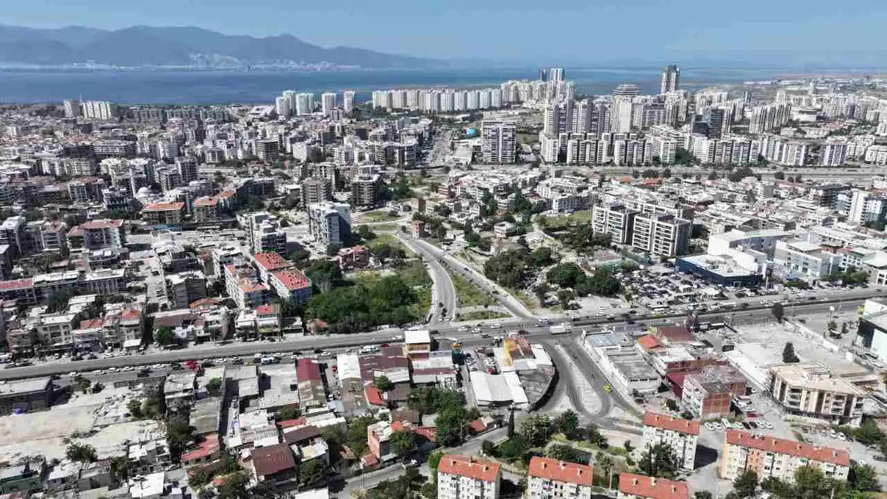 Karşıyaka’da kesintisiz ulaşım için dev yatırım: 350 metrelik yeni aks oluşturulacak haberinin görseli