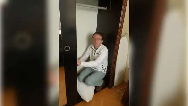 Aranan hükümlü kıyafet dolabından çıktı