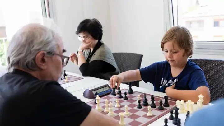 Balçova’da Satranç Turnuvası: İki kuşak aynı tahtada buluştu