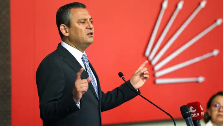 CHP Genel Başkanı Özel'den İzmir'deki grevle ilgili açıklama