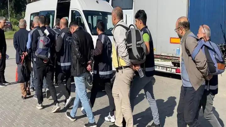 Döner zincirine FETÖ operasyonu: 7 şüpheli adliyede haberinin görseli