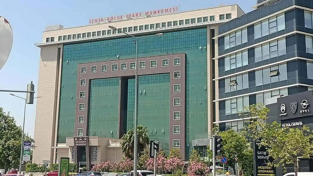 İzmir’de Rüşvet Operasyonunda tutuklanan İcra Müdür Yardımcısı ve Katip başkasını suçladı haberinin görseli