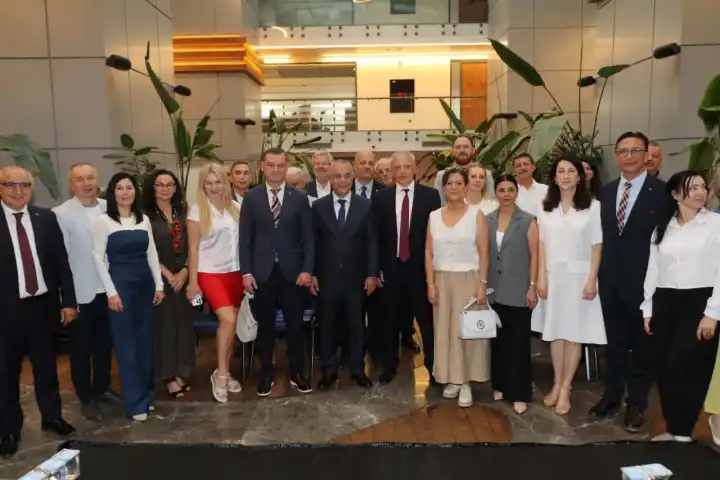 İzmir ile Ukrayna arasında ticaret köprüsü
