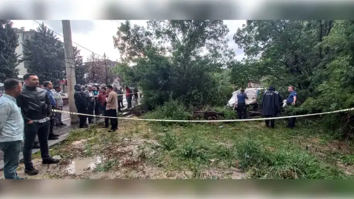Malatya'da ev çöktü!