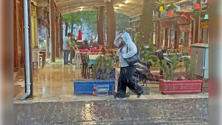 Muğla'yı sağanak bastırdı