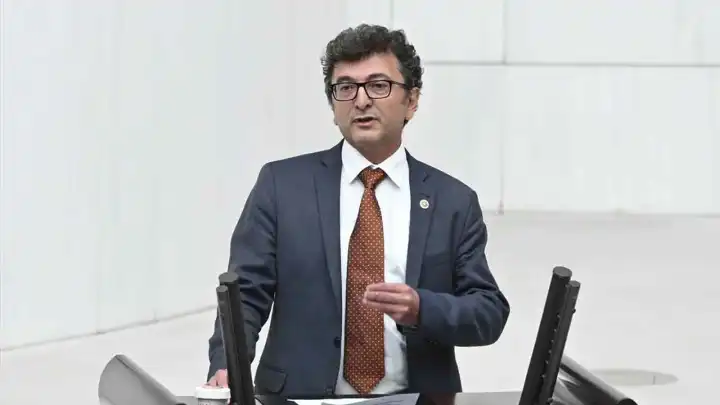 Taşkın’dan anayasa yorumu: Şahsi hırs oyununda biz yokuz haberinin görseli