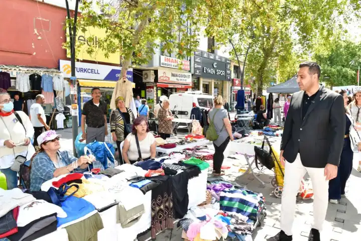 Çiğli’de 2. El Eşya ve Kıyafet Kermesi yoğun ilgi gördü