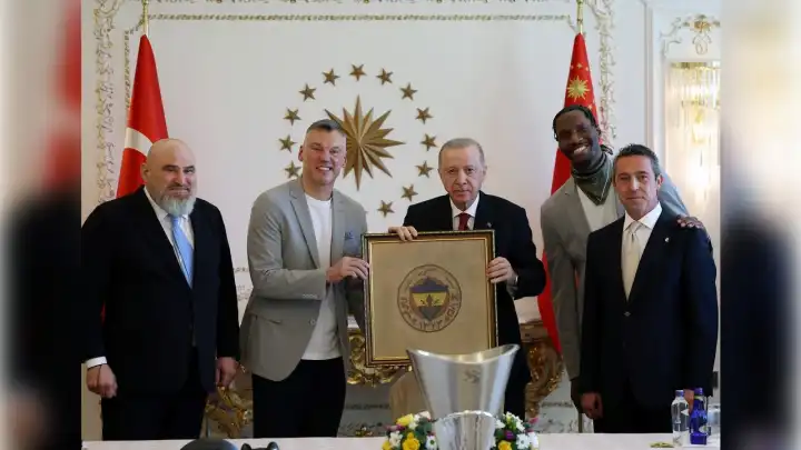 Cumhurbaşkanı Erdoğan Fenerbahçe'yi kabul etti