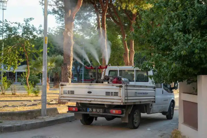 Gaziemir’de sivrisineklere karşı yoğun mücadele