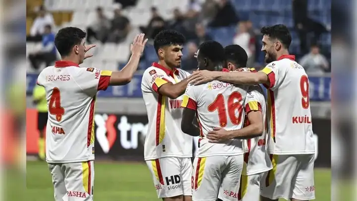 Göztepe deplasmanda Kasımpaşa'yı son dakika golüyle mağlup etti