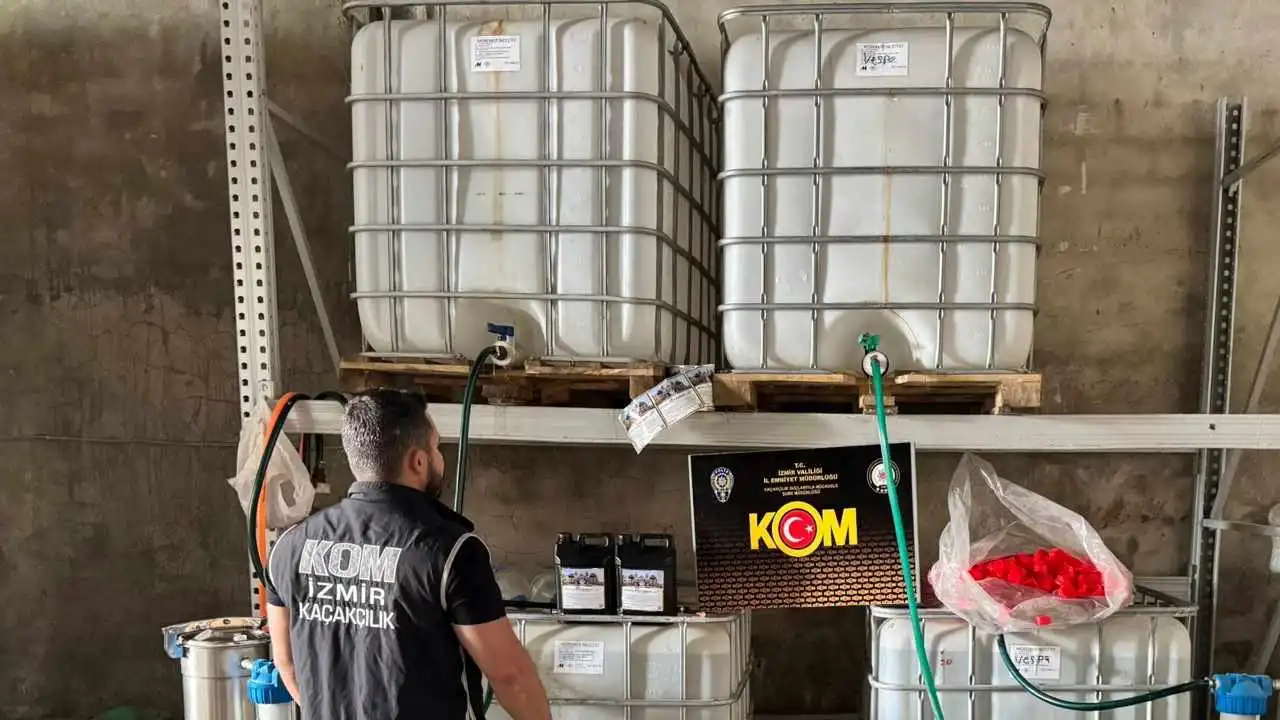 İzmir'de sahte alkol operasyonu! haberinin görseli