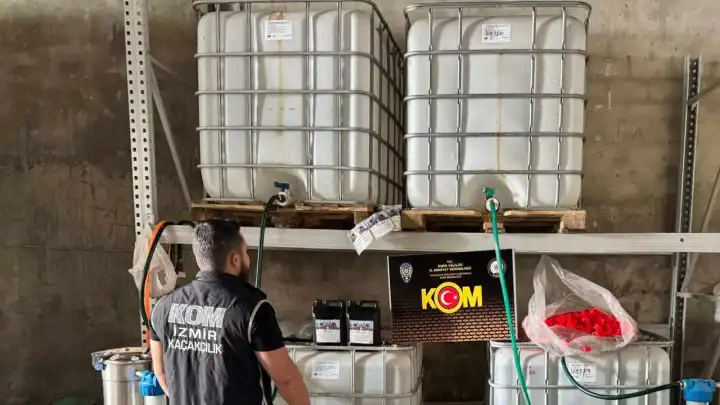 İzmir'de sahte alkol operasyonu!