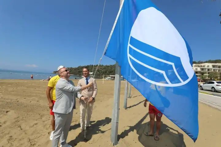 Menderes’te Çevre Etkinliği ve Mavi Bayrak Töreni 