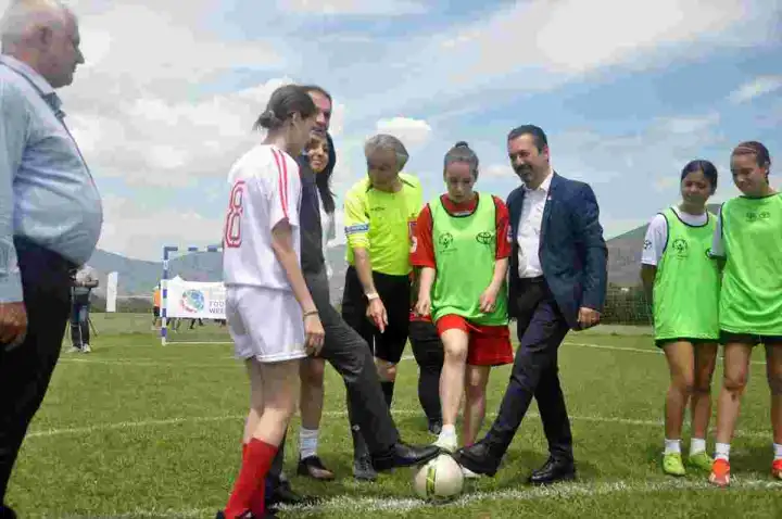 Özel sporcuların futbol heyecanı İzmir’de yaşandı
