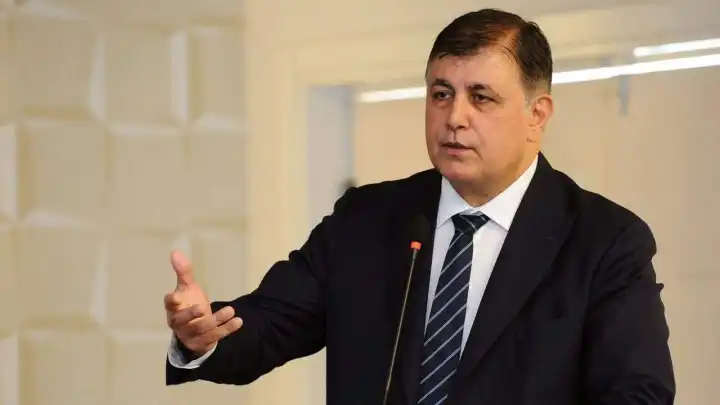 Başkan Tugay'dan grevi bitirecek teklif: Maaşlar 80 bine, Eylül'de yüzde 10 zam!