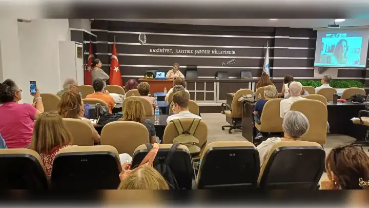 Güneş Kitap Kulübü'nde “Büyü Dükkanı” söyleşisi
