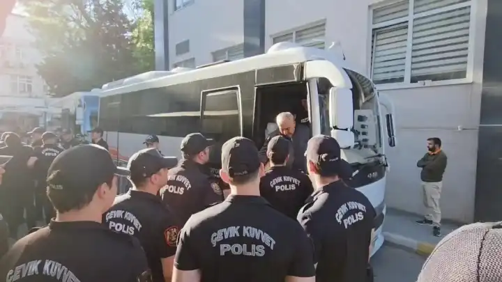 İstanbul'da belediye başkanları sağlık kontrolünden geçti
