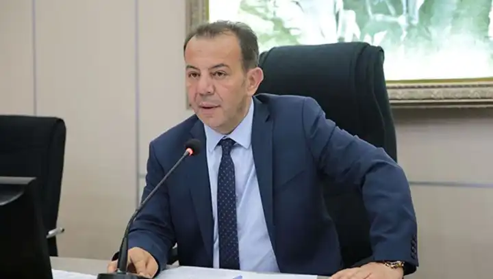 Tanju Özcan’dan İzmir’de grevdeki sendikaya sert sözler: Sarı sendikalar gibi olmuşsunuz