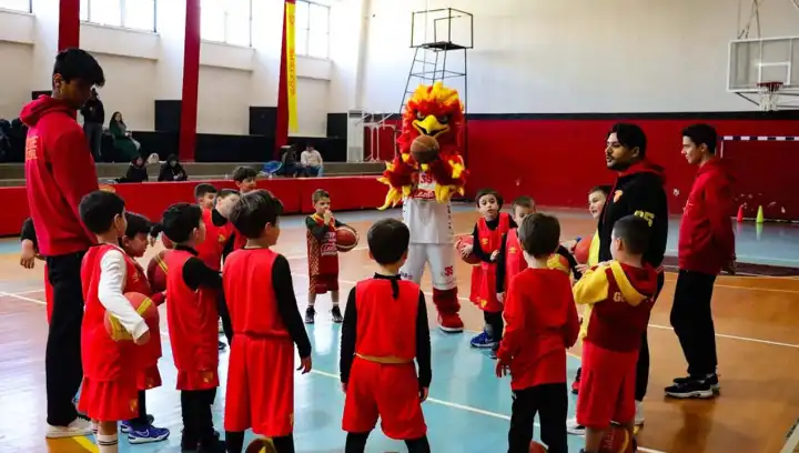 Göz-Göz yaz okullarını çocuklar için açıyor