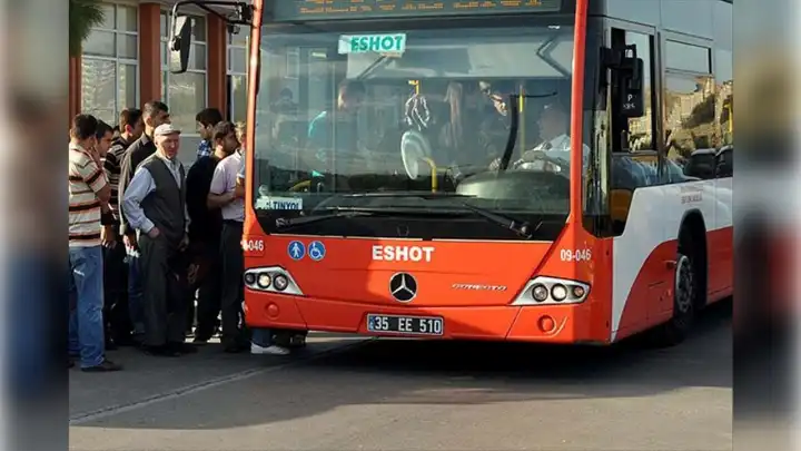 İzmir'de greve devam: Toplu ulaşımda aksamalar yaşanacak