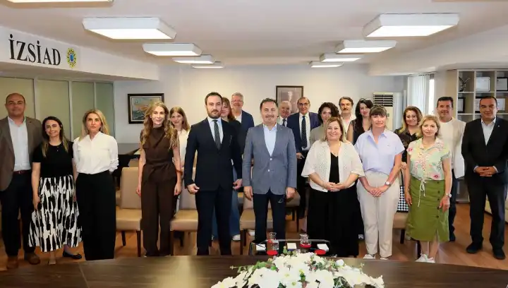 İZSİAD'dan uluslararası ticarette hukuk semineri