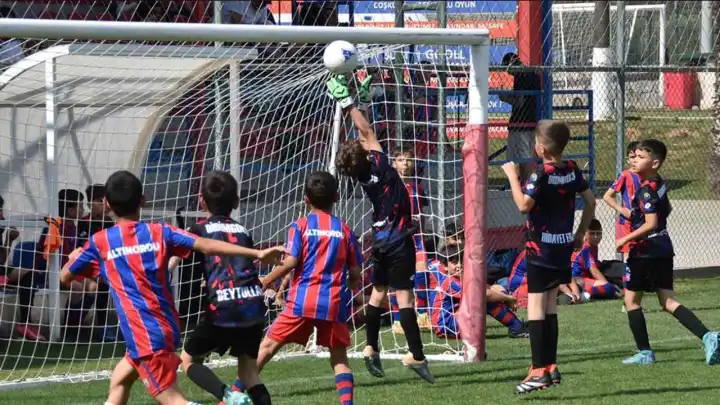 Altınordu’dan görkemli futbol şöleni 