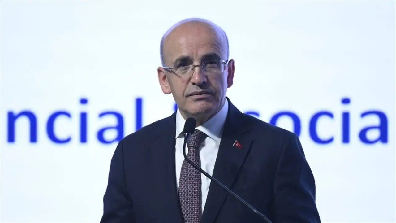 Bakan Şimşek: Hedefimiz cari dengedeki iyileşmeyi kalıcı hale getirmek haberinin görseli