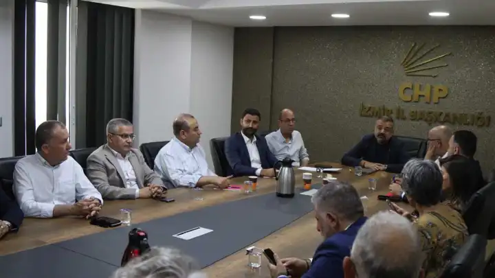 CHP İzmir örgütünden Başkan Tugay’a destek