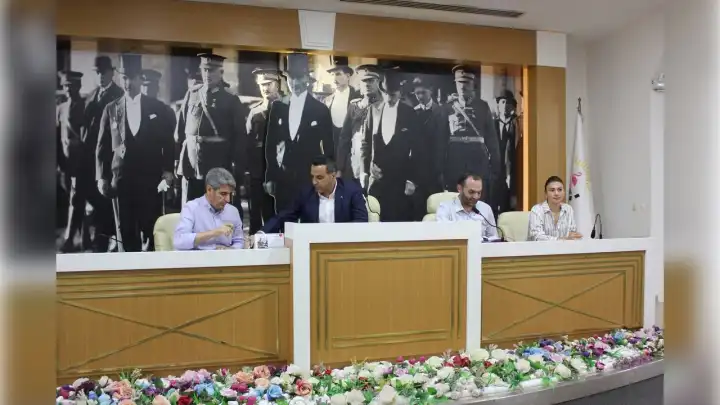 Çiğli’de saklı tutulan hak kullanıldı: AK Parti’den faaliyet raporuna eleştiri 