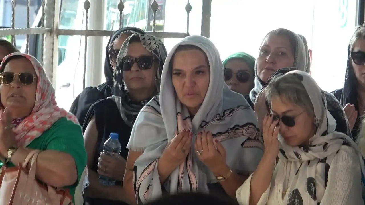 Demet Akalın'ın kuzeni Hakan Kılıç toprağa verildi haberinin görseli