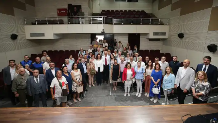 Karşıyaka’da vatandaş buluşmaları sürüyor: Mahallelinin sorunları yakından dinleniyor