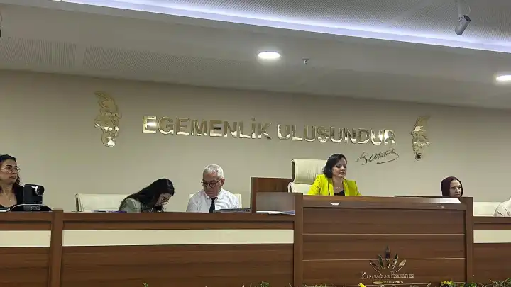 AK Parti’den Kınay’a sert soru: Mükerrer fatura varsa istifa eder misiniz?