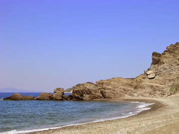 Aradığınız huzur bu yolda saklı! İzmir’de mavi sularla buluşacağınız, ruhunuzu dinlendirecek sessiz bir kaçış noktası