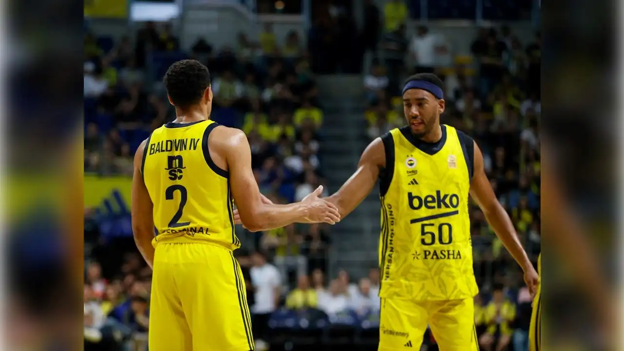 Fenerbahçe Beko yarı final biletini kaptı haberinin görseli