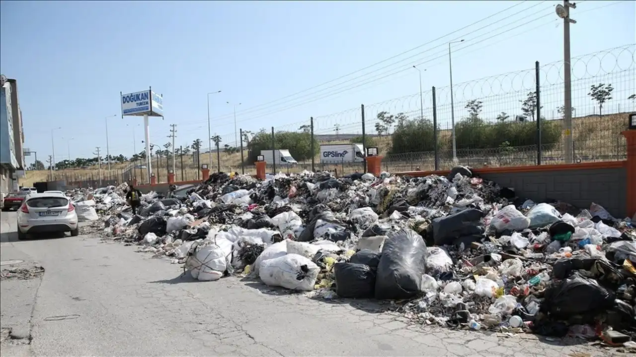İzmir'de Ayakkabıcılar Sitesi'nde sanayi atığı alarmı haberinin görseli