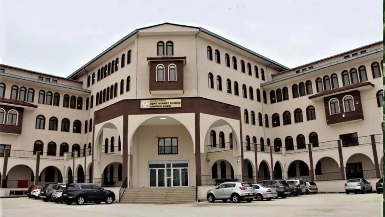 Okulda çiçek hastalığı patlak verdi: Eğitime yıl sonuna kadar ara verildi haberinin görseli