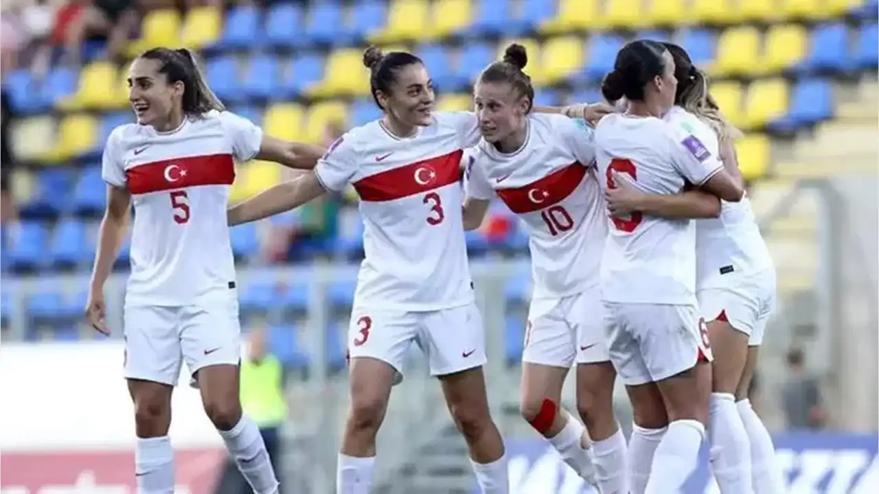 Türkiye Kadın Milli Takımı Yunanistan’ı devirdi haberinin görseli