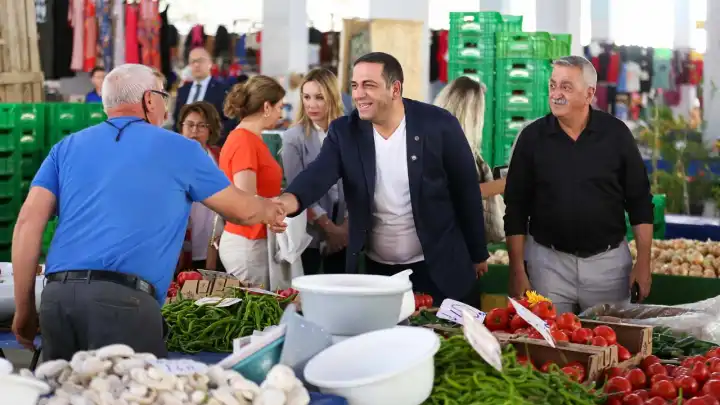 Başkan Uzun’dan esnafa ve vatandaşa bayram ziyareti