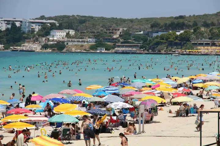 Çeşme'de bayram alarmı: Doluluk oranı yüzde 75'e dayandı