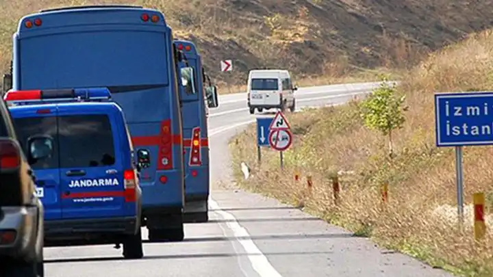 İBB operasyonunda tutuklanan 8 kişi İzmir’e getirilecek
