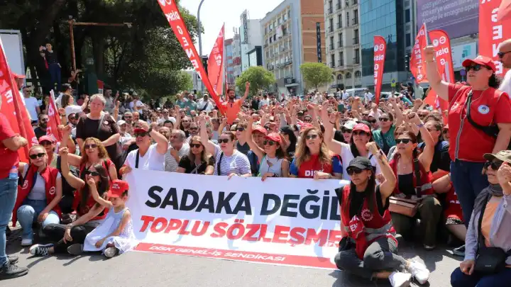 İzmir'deki toplu sözleşmede kriz devam ediyor