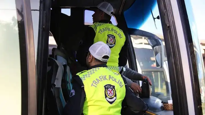 Kurban Bayramı'nda polisler gizli yolcu