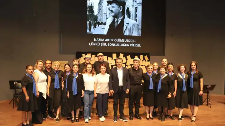 Nazım Hikmet Şiirleri Dikili’den yankılandı