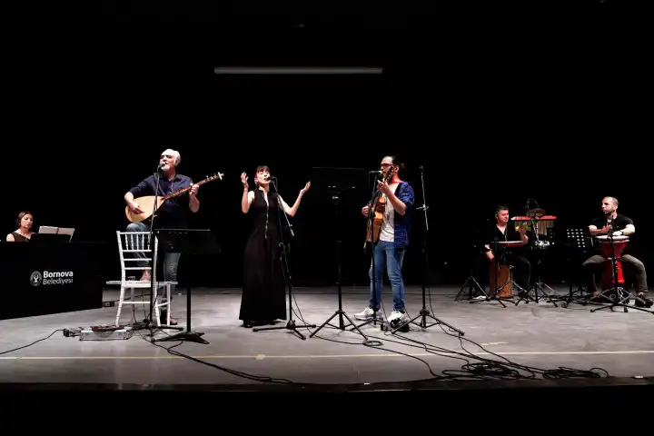 Nazım Hikmet vefatının 62.yıldönümünde Bornova’da şiirleriyle anıldı
