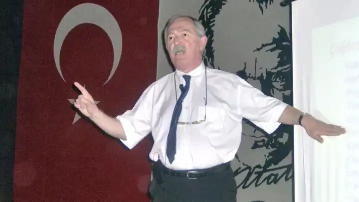 Türk Tabipleri Birliği’nden Prof. Dr. Gazanfer Aksakoğlu’na veda