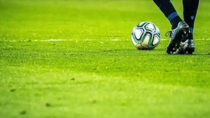 Bakanlık spor camiasını mercek altına aldı: Sözleşmesi biten yıldız futbolcu, Türkiye’den ayrılmadan 70 milyonluk vergi ödedi!