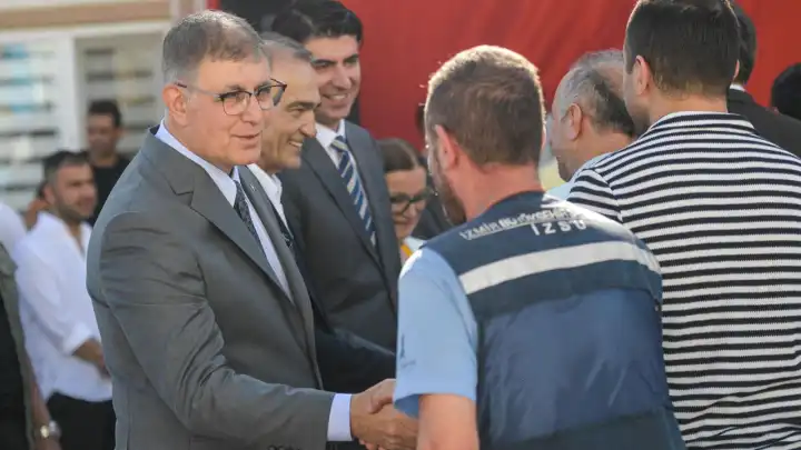 Başkan Tugay’dan bayram mesajı: Harcadığınız emeğe saygım var