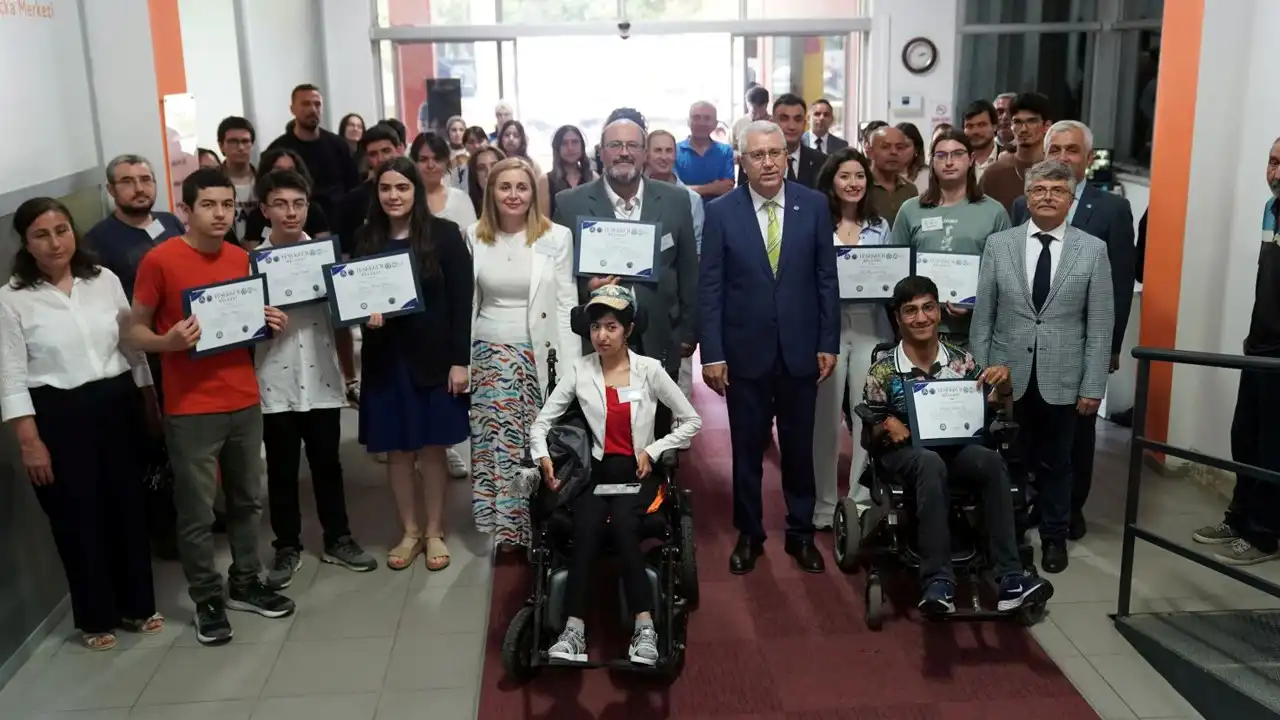 Engelsiz erişim için kodladılar: İzmir’de Access the Game Hackathon’u tamamlandı haberinin görseli