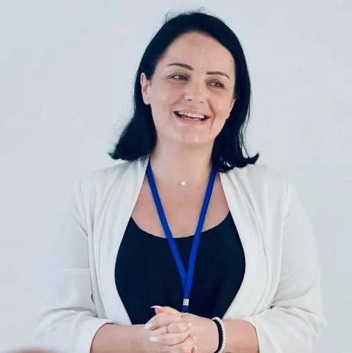 Eral Aytemiz adlı yazarın resmi